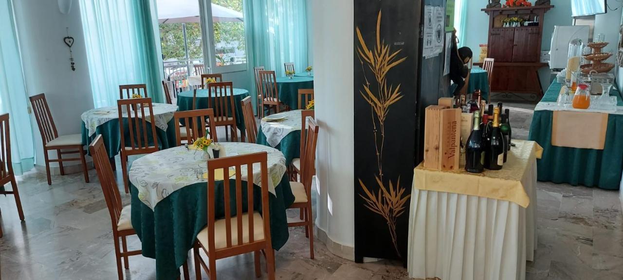 Hotel Santini Rimini Bagian luar foto